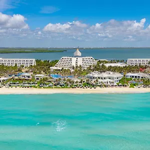 The Pyramid By Oasis Cancún